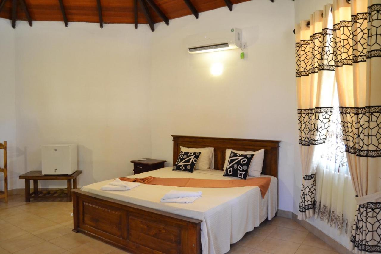 Nirukthie Beach Resort & Restaurant Kalpitiya Dış mekan fotoğraf
