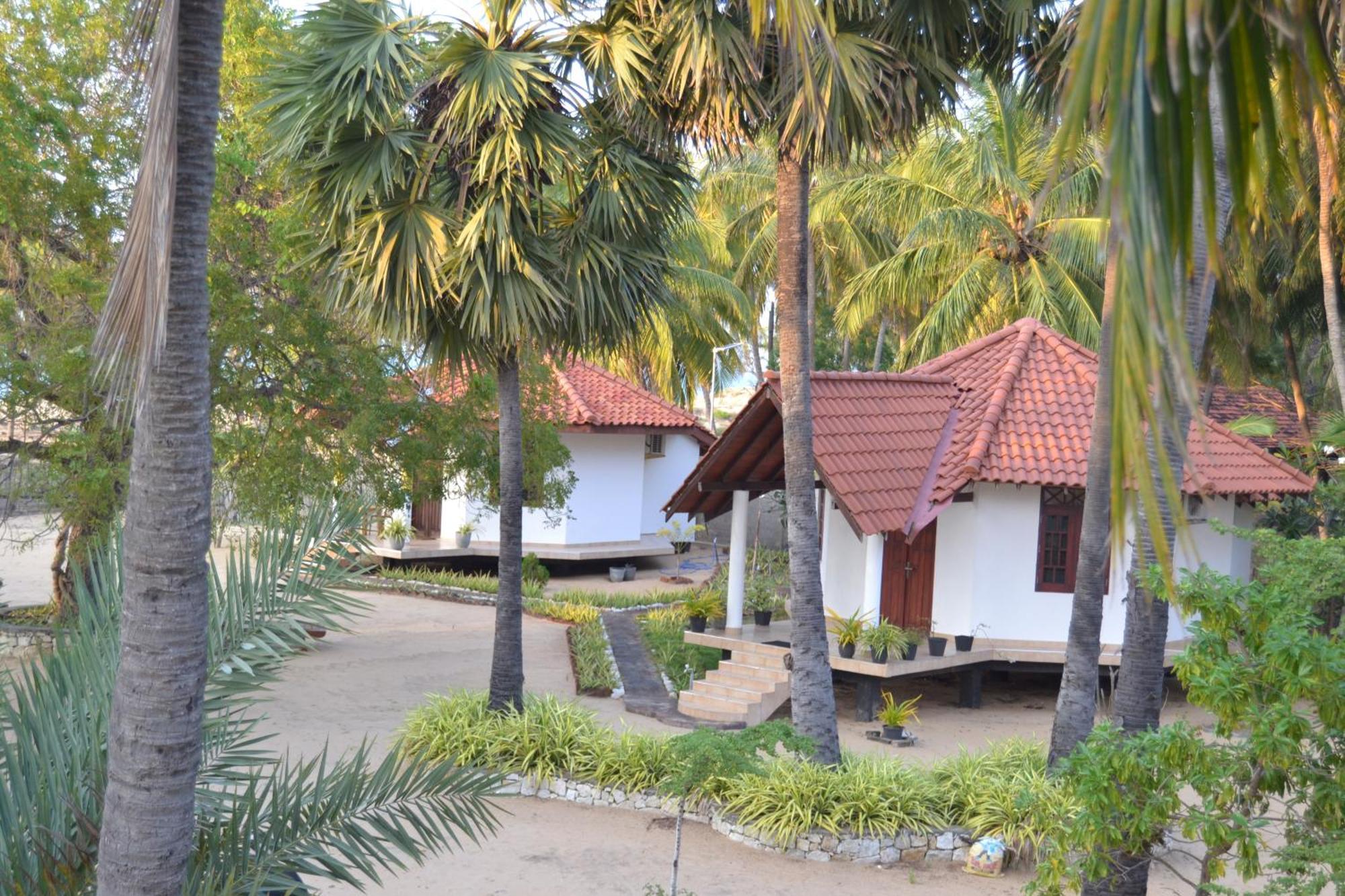 Nirukthie Beach Resort & Restaurant Kalpitiya Dış mekan fotoğraf